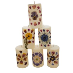 LA FLEURIE (PETITE) - Bougie pilier décorée de fleurs séchées